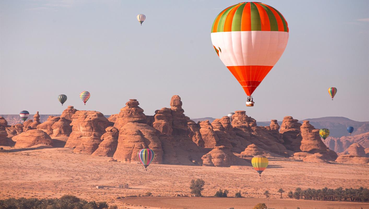 header picture of tour Charms of Arabia with Jordan, Sinai and Cairo